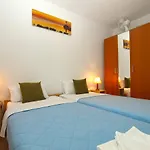 House Zulfa 1548 Apartament Fažana