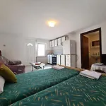 House Zulfa 1548 Apartament Fažana